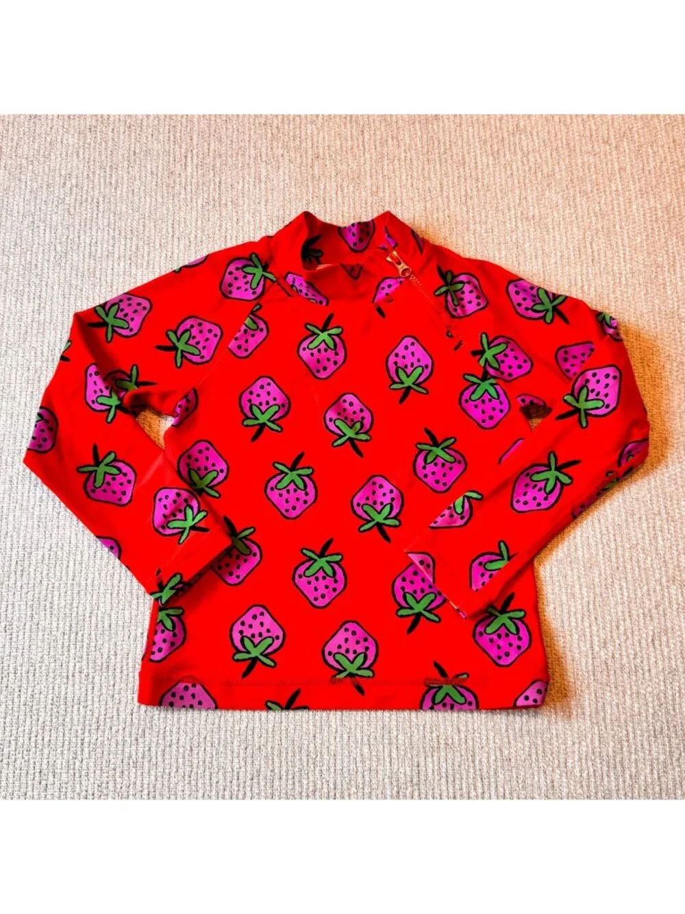 Hanna Andersson Sunblock Rash Guard Red Strawberry Print Girls Size 100cm / 4